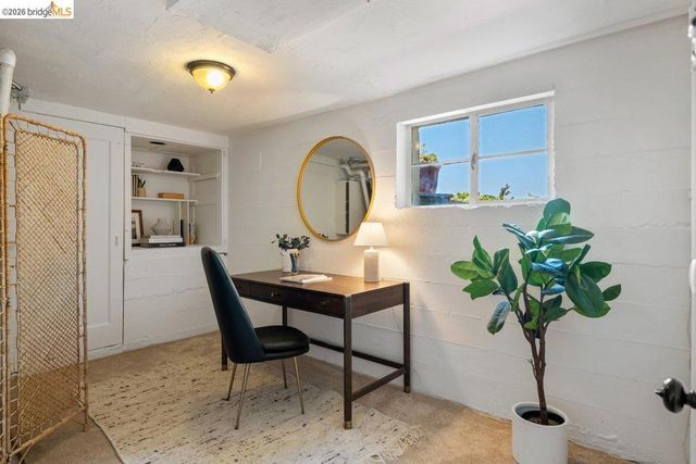4504 Fairbairn Ave, Oakland, CA 94619