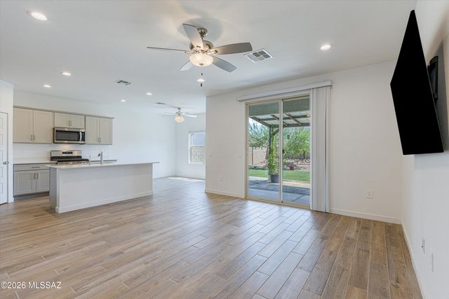 656 W Wilkinson Street, Vail, AZ 85641