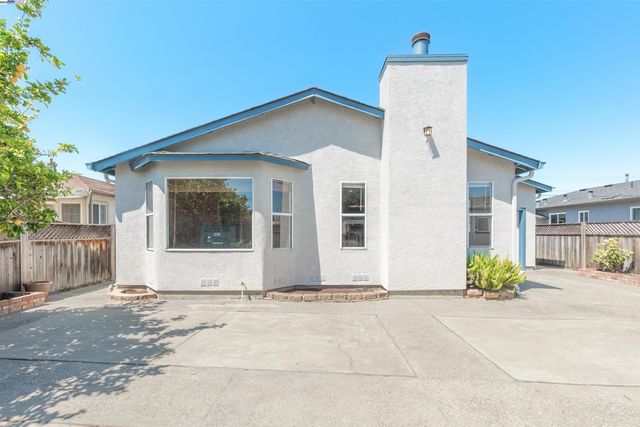15308 Edgemoor St, San Leandro, CA 94579