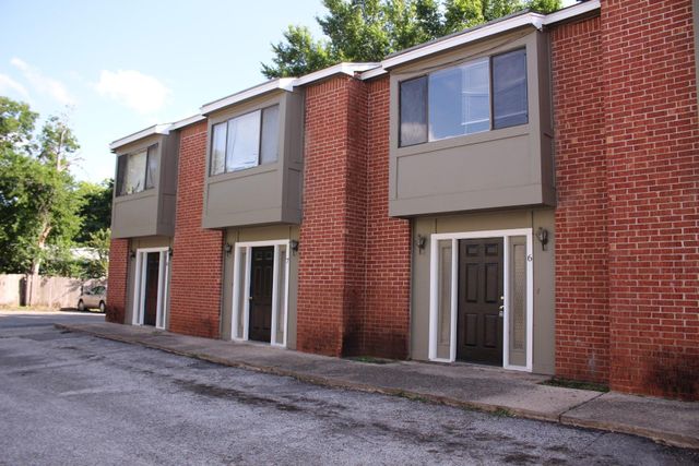 1221 W Hopkins ST 7, San Marcos, TX 78666