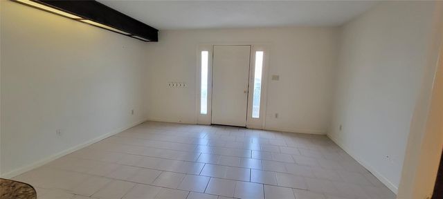 1221 W Hopkins ST 7, San Marcos, TX 78666