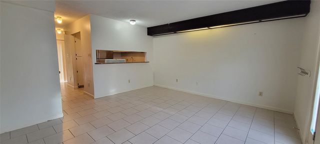 1221 W Hopkins ST 7, San Marcos, TX 78666