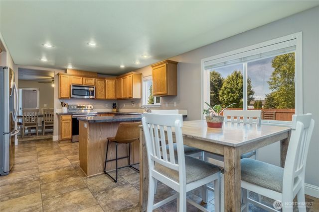 2335 Hawk Drive, Walla Walla, WA 99362