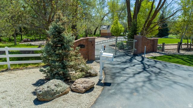 301 S RACHEL LN, New Harmony, UT 84757