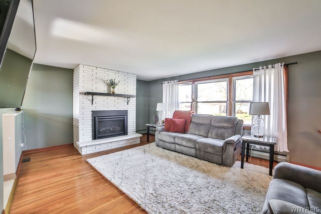 139 Rosewood Drive, West Seneca, NY 14224