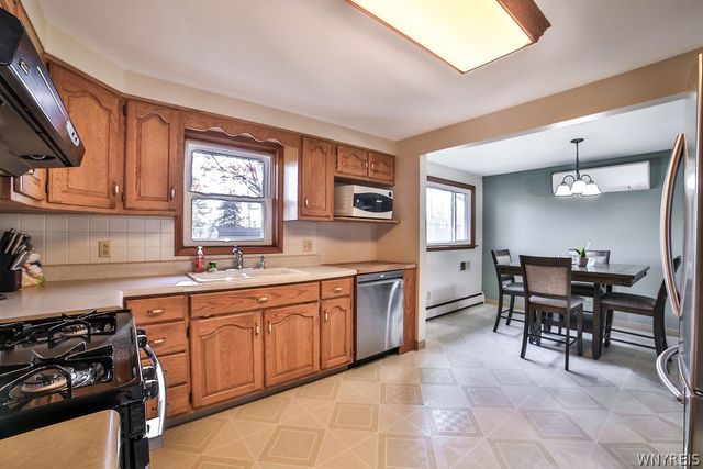 139 Rosewood Drive, West Seneca, NY 14224