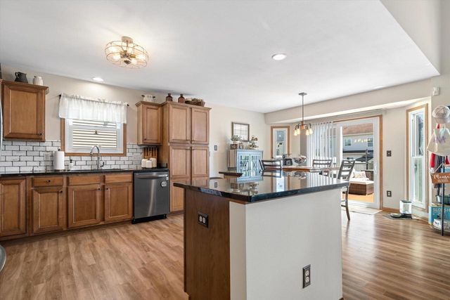 6229 95th AVENUE, Kenosha, WI 53142
