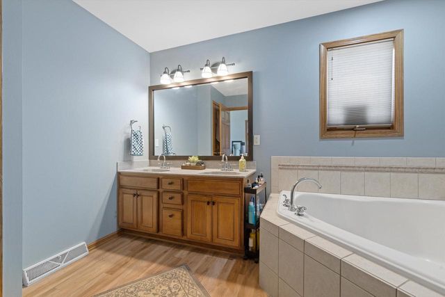 6229 95th AVENUE, Kenosha, WI 53142