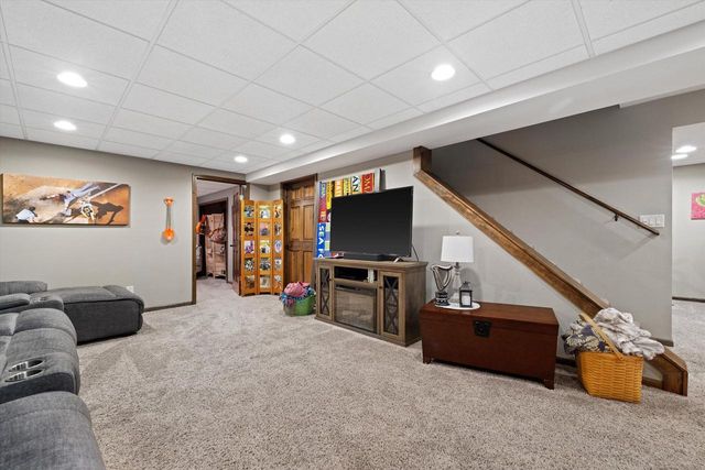 6229 95th AVENUE, Kenosha, WI 53142