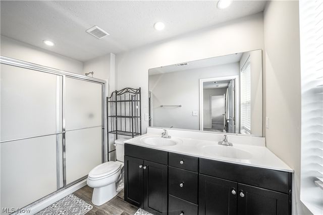 3189 Sunny Brook Drive, Akron, OH 44312