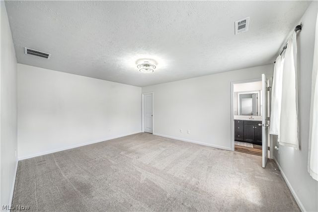 3189 Sunny Brook Drive, Akron, OH 44312