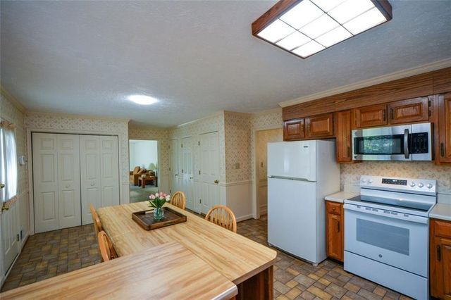 5610 Surrey Court, Alpharetta, GA 30009