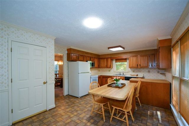 5610 Surrey Court, Alpharetta, GA 30009