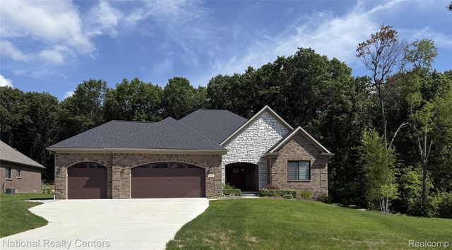 53237 Woodland Meadows, Chesterfield Township, MI 48047
