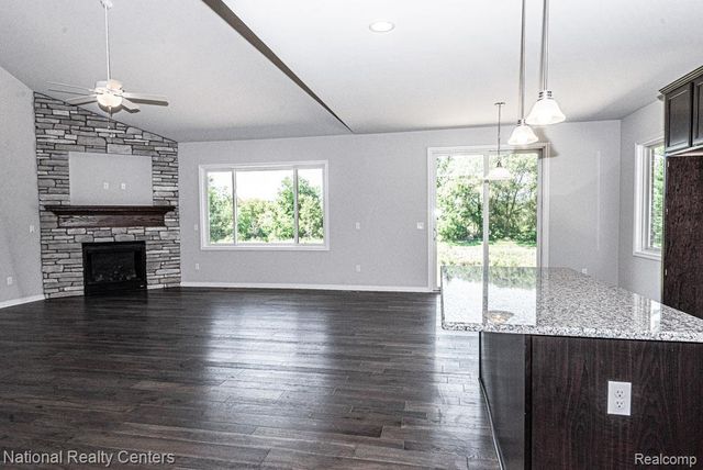 53237 Woodland Meadows, Chesterfield Township, MI 48047