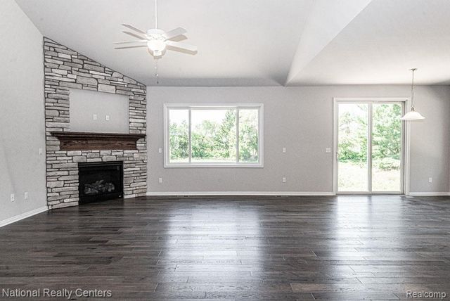 53237 Woodland Meadows, Chesterfield Township, MI 48047