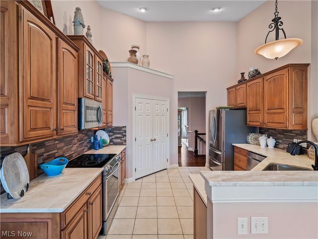 39178 Hawthorne Drive, Avon, OH 44011