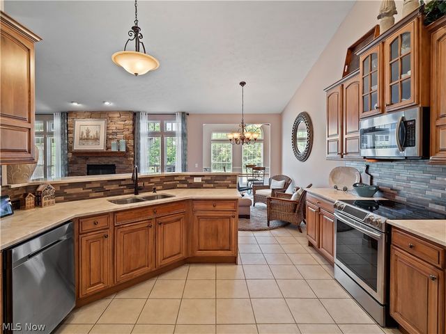 39178 Hawthorne Drive, Avon, OH 44011