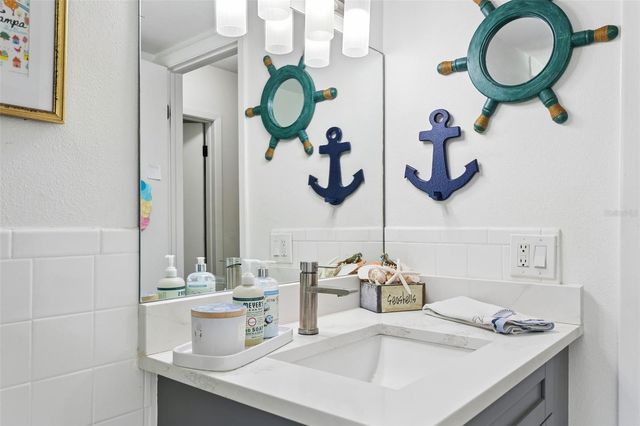 1006 E NORFOLK STREET, Tampa, FL 33604