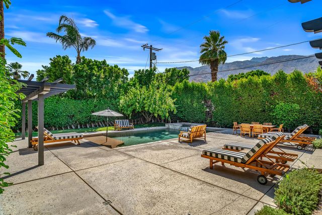 839 N Avenida Olivos, Palm Springs, CA 92262