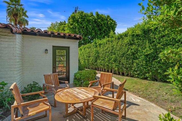 839 N Avenida Olivos, Palm Springs, CA 92262