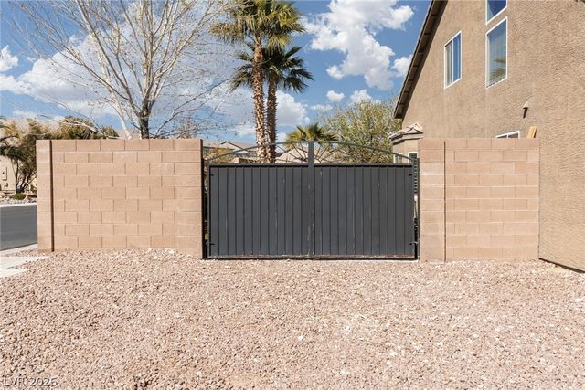 10090 Claverton Court, Las Vegas, NV 89148