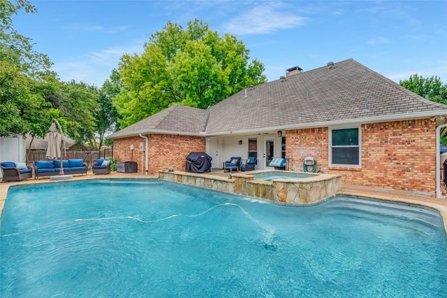 2900 Trail Lake Drive, Grapevine, TX 76051