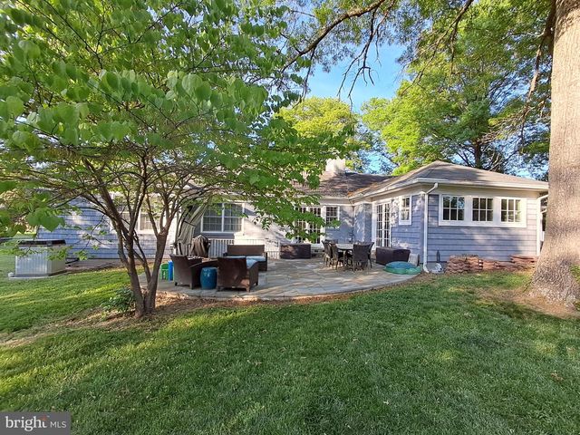 6435 OVERLOOK DR, Alexandria, VA 22312