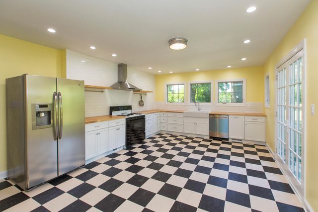 6435 OVERLOOK DR, Alexandria, VA 22312