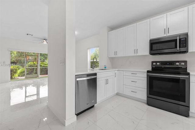 12133 SW 3rd Street 12133, Pembroke Pines, FL 33025
