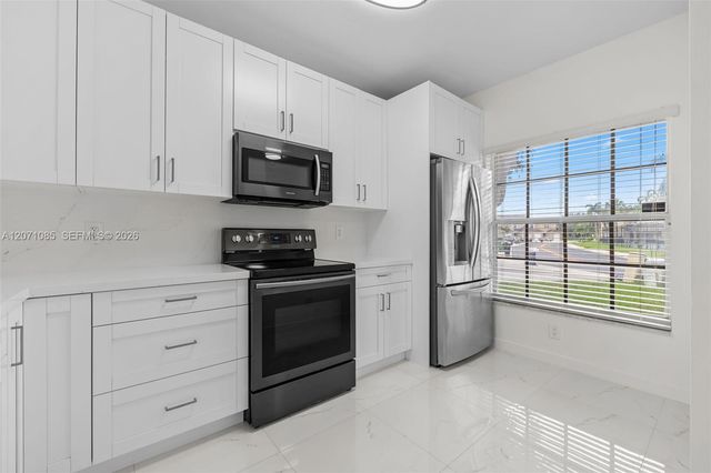 12133 SW 3rd Street 12133, Pembroke Pines, FL 33025