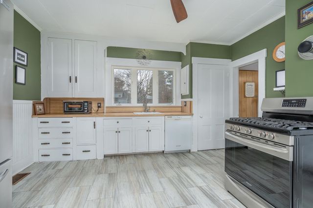 8 Adams Avenue, Rochester, NH 03867