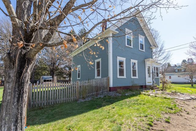 8 Adams Avenue, Rochester, NH 03867