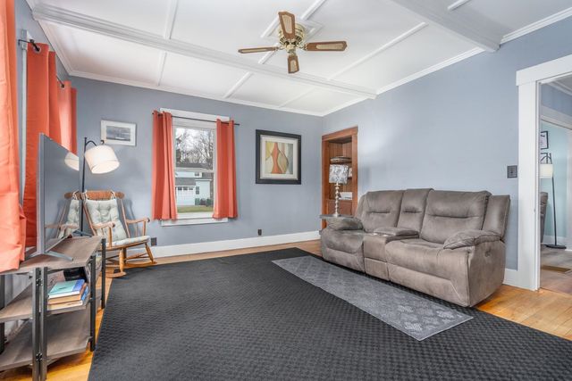 8 Adams Avenue, Rochester, NH 03867