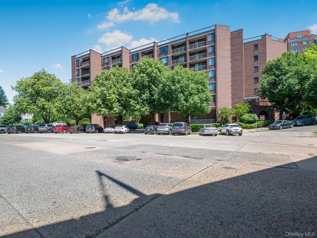 777 N Macquesten Parkway 203, Mount Vernon, NY 10552