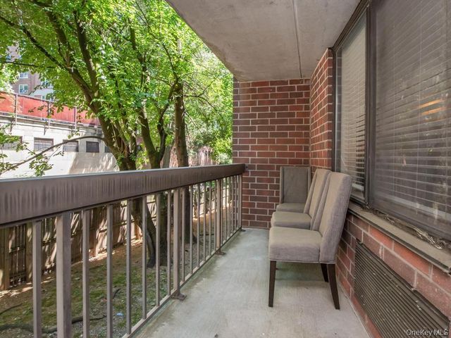 777 N Macquesten Parkway 203, Mount Vernon, NY 10552