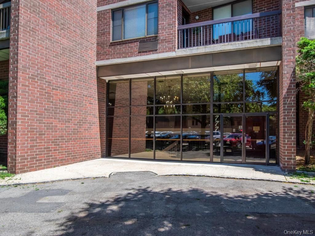 777 N Macquesten Parkway 203, Mount Vernon, NY 10552