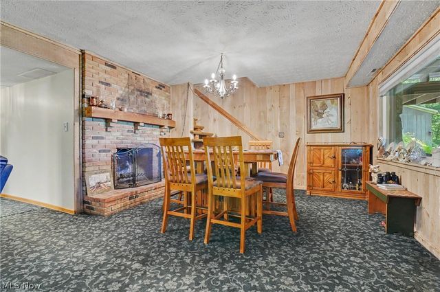 2216 N Medina Line Road, Akron, OH 44333