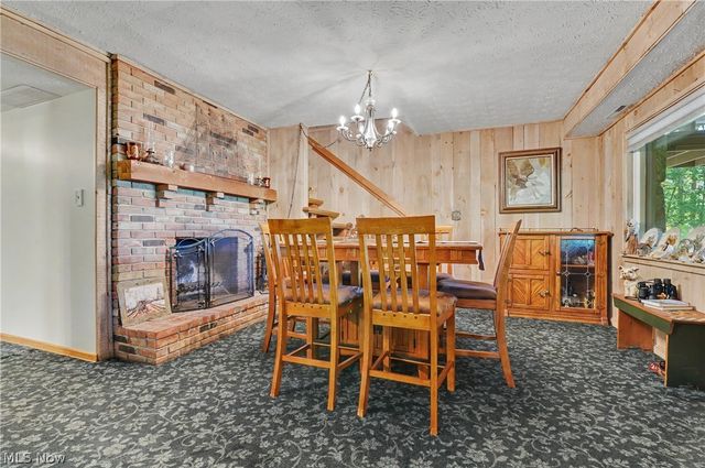 2216 N Medina Line Road, Akron, OH 44333