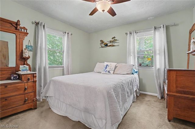 2216 N Medina Line Road, Akron, OH 44333