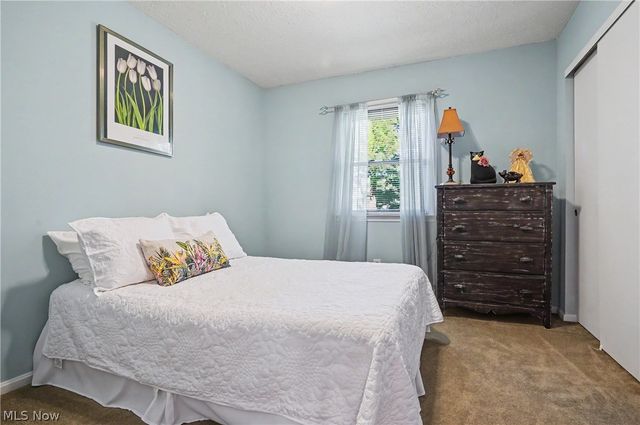 2216 N Medina Line Road, Akron, OH 44333