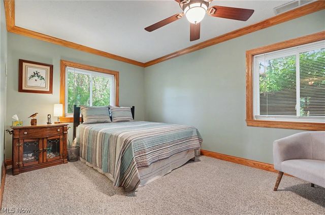 2216 N Medina Line Road, Akron, OH 44333