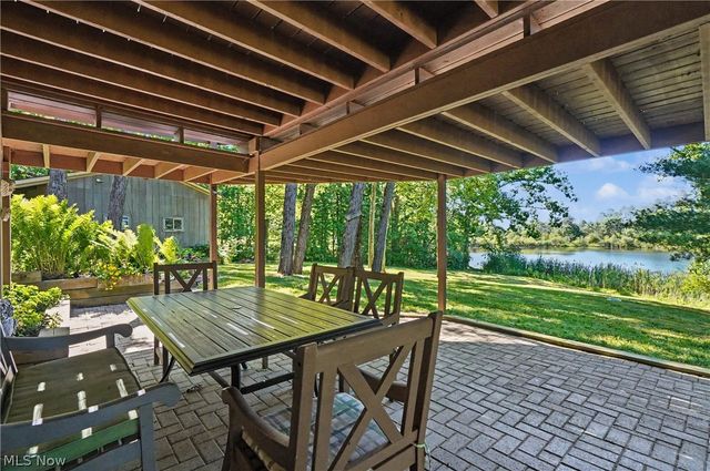 2216 N Medina Line Road, Akron, OH 44333