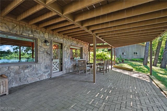 2216 N Medina Line Road, Akron, OH 44333