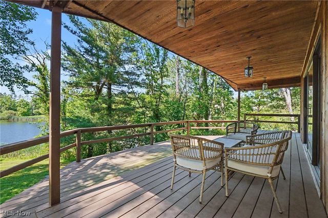 2216 N Medina Line Road, Akron, OH 44333