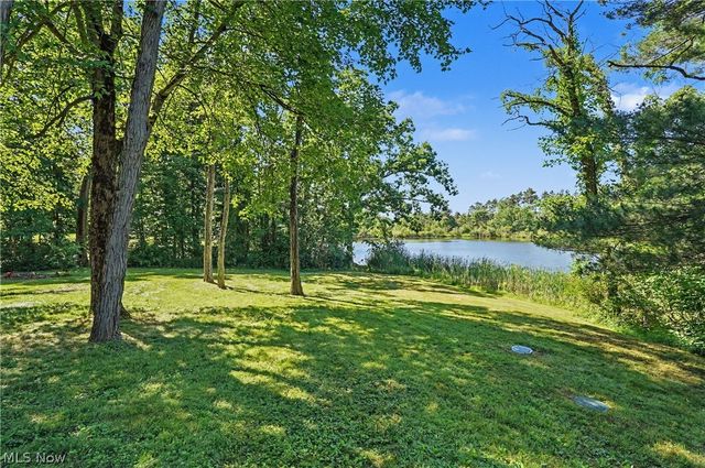 2216 N Medina Line Road, Akron, OH 44333