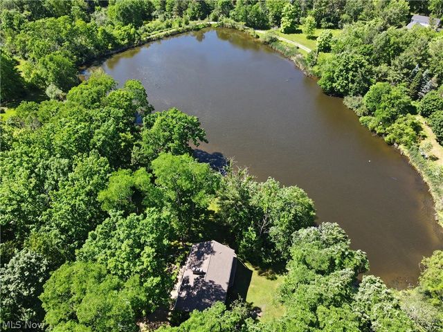 2216 N Medina Line Road, Akron, OH 44333