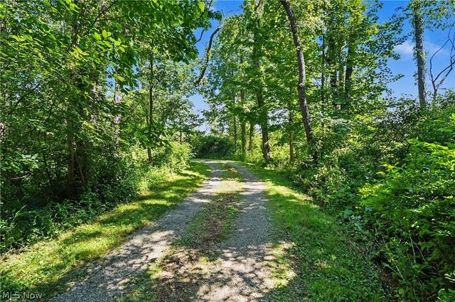 2216 N Medina Line Road, Akron, OH 44333