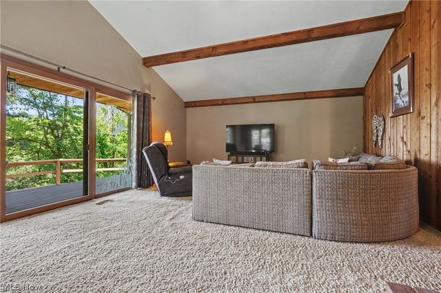 2216 N Medina Line Road, Akron, OH 44333