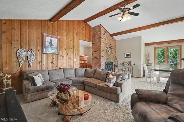 2216 N Medina Line Road, Akron, OH 44333